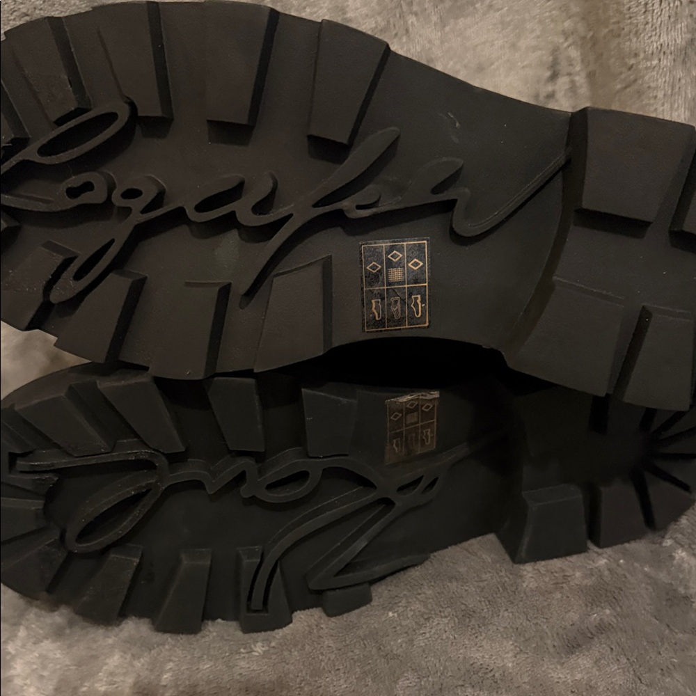 Women Black Boots with Silver Accents - Picture 3 of 4